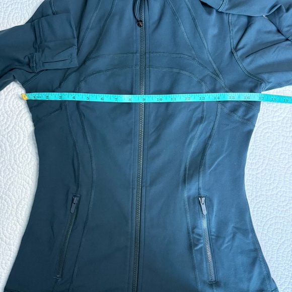 Women's Teal Jacket Lululemon Define Jacket
Blue Borealis size 8 - Picture 7 of 10